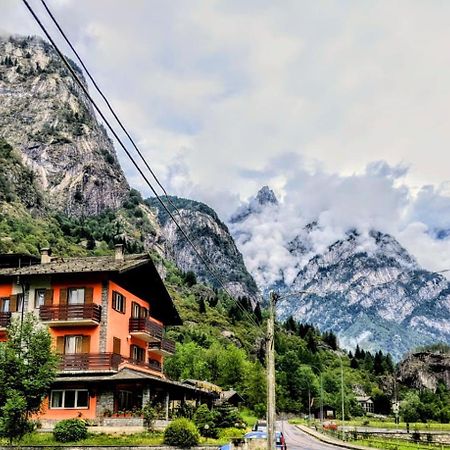 Hotel Ristorante Sasso Remenno Val Masino المظهر الخارجي الصورة